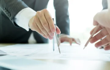 Flair 8's project supervision ensures seamless execution from design to completion, guaranteeing timely delivery, superior quality, and cost-effective solutions.